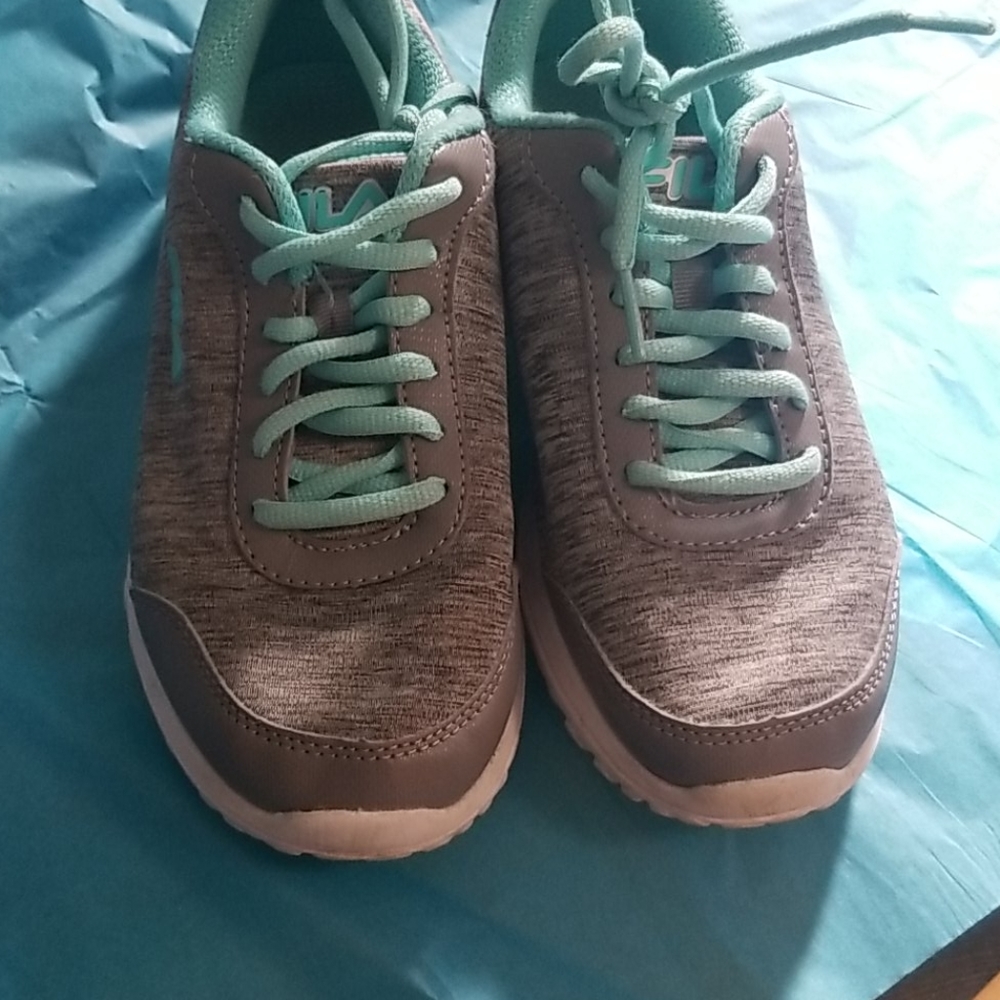 Fila shoes - Picture 2 of 3